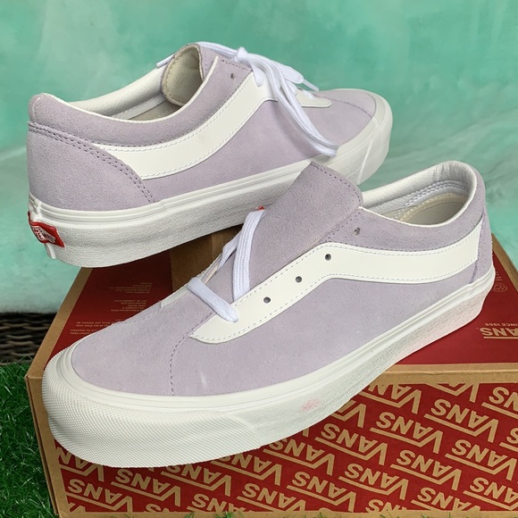 Vans Lavender and White Sneakers. - Picture 4 of 12